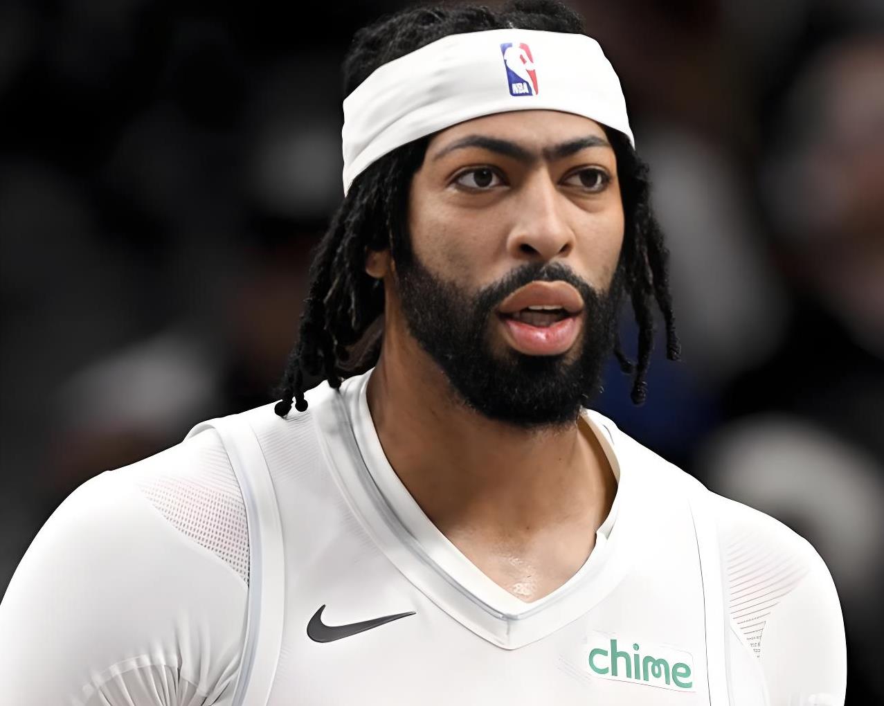 独行侠完胜猛龙，范弗利特高光表现的简单介绍