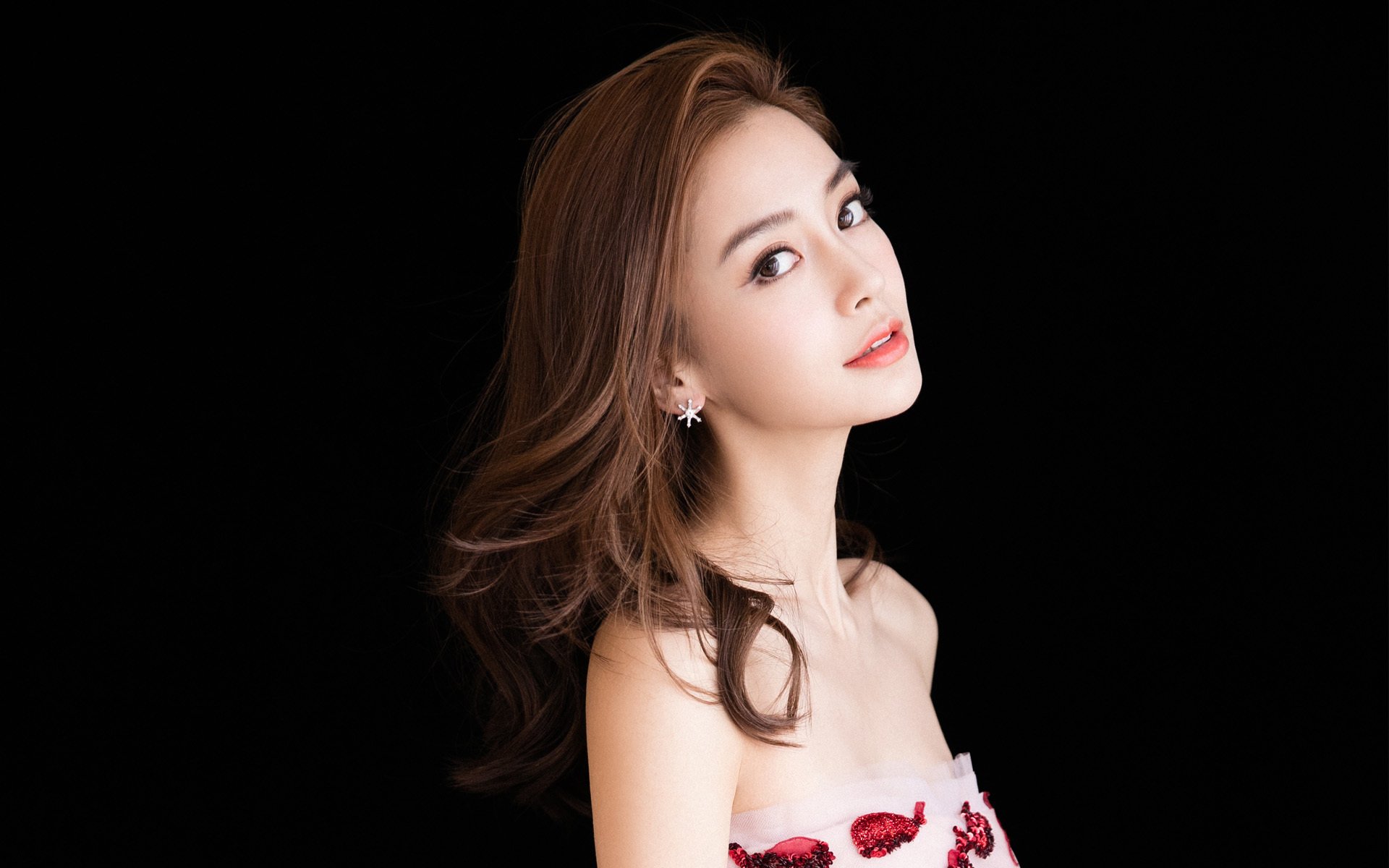 跨界篮球风云，湖人单节震慑广东，范弗利特世界杯展统治